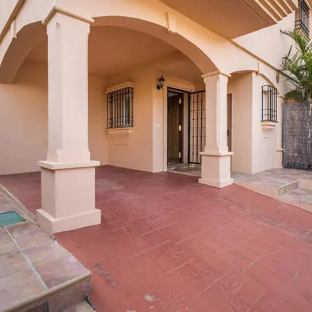 Peaceful In Sitio De Calahonda With Garden *
