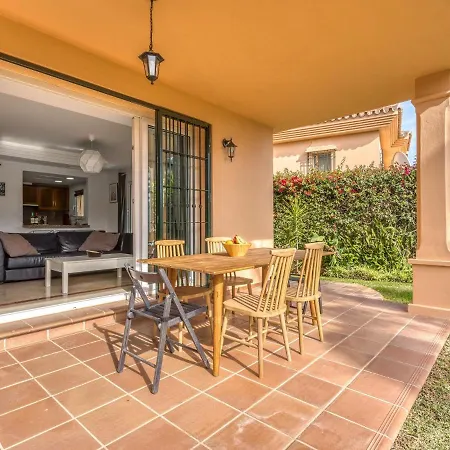 Peaceful In Sitio De Calahonda With Garden
